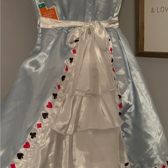 Halloween Queen of hearts women’s costume - Picture 5 of 15